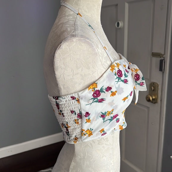 Leith Halter Front Tie Floral Top - Picture 4 of 8